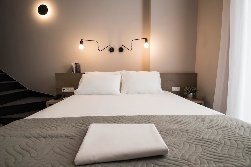 BED in Athens 18/48
