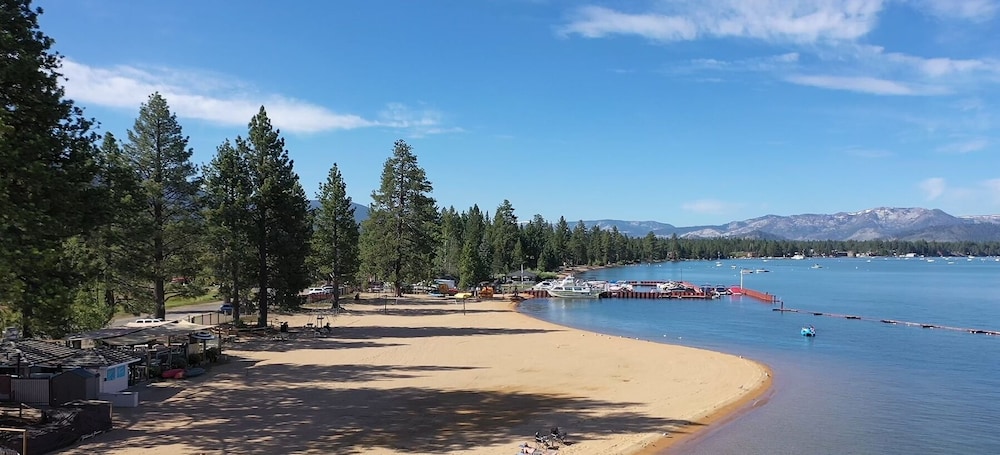3 Peaks Resort Beach Club 40/50