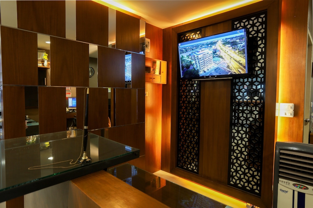The Greenery central suite & hotel 50/50