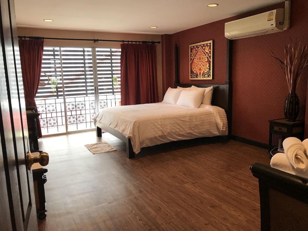 Rooftop Room 8/17