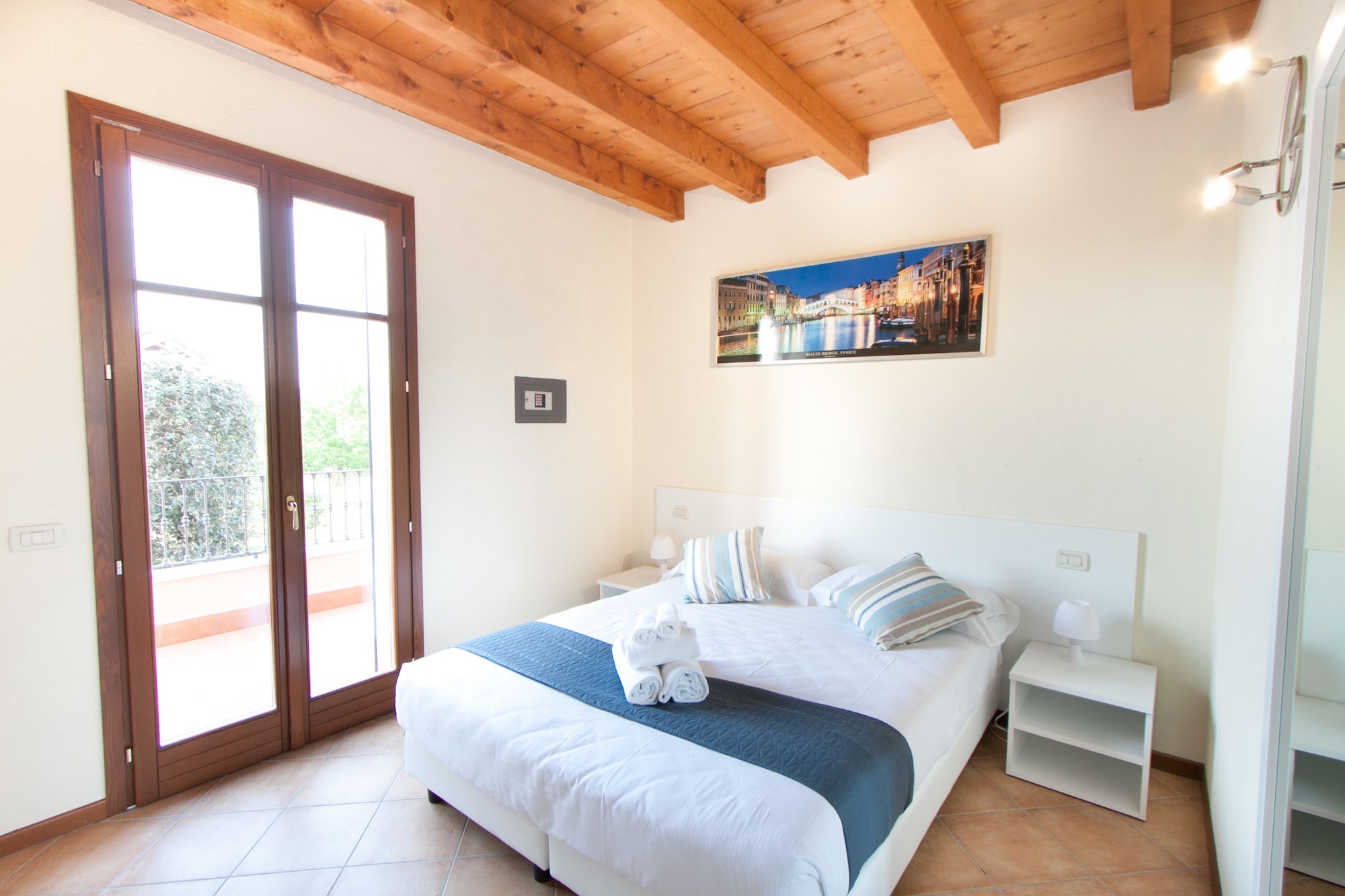 DELUXE, STUDIO, POOL VIEW, TERRACE