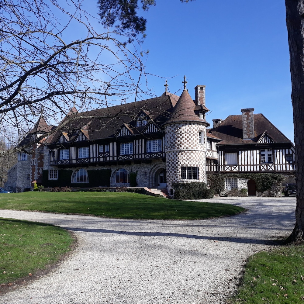 Manoir De Beaumarchais 26/34