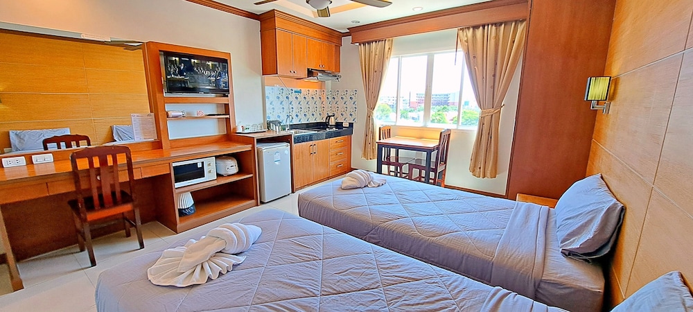 Green Harbor Hotel And Service Apartment 25/67