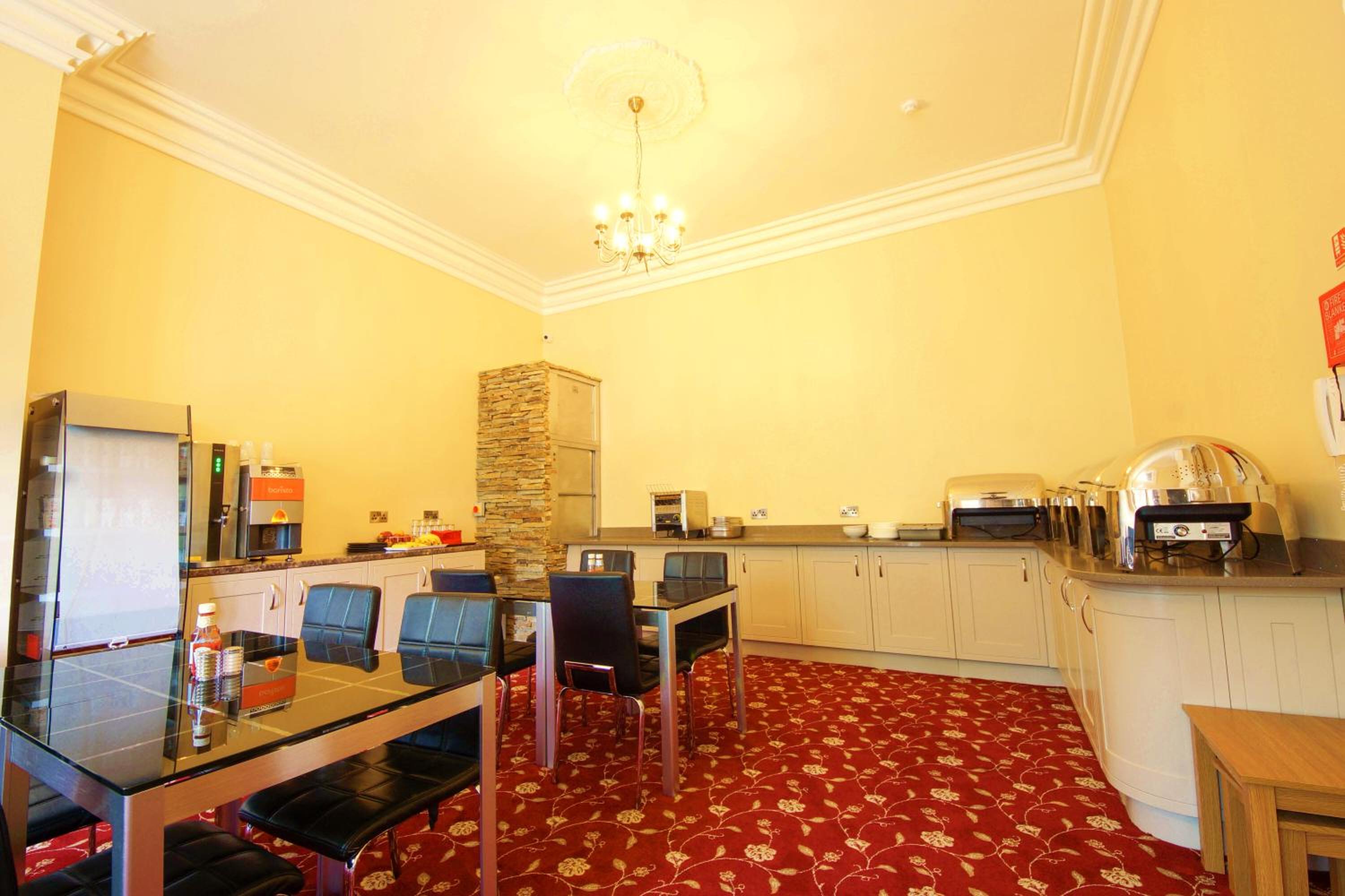 Edgerton Hotel 38/48