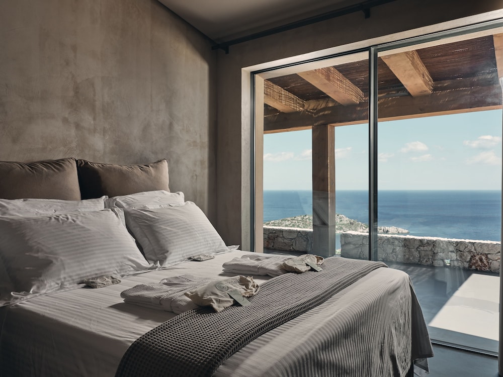 West, Luxury, Villa, Queen Bed, Sofa, Private Pool
