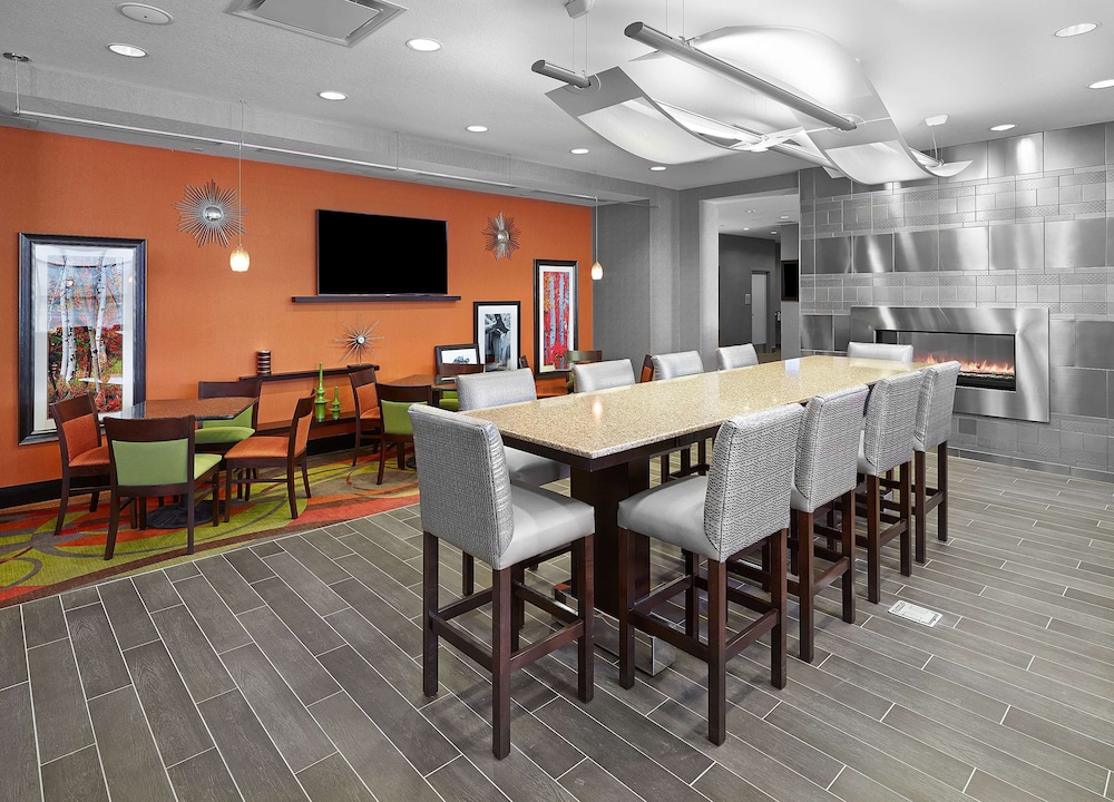 Hampton Inn By Hilton Calgary Airport North 38/58