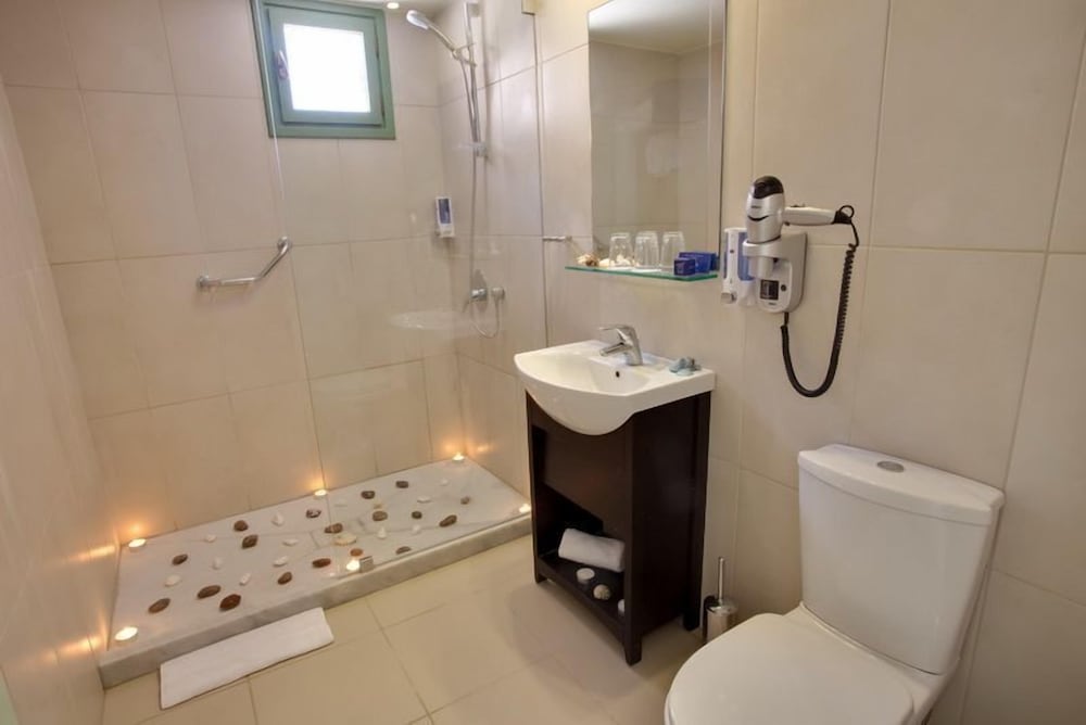 SUITE 1 BEDROOM