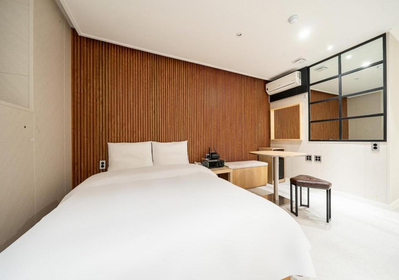 Hotel Salmon 3/50