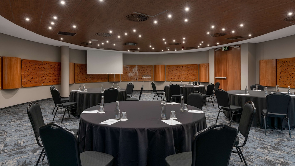 Radisson Hotel & Convention Centre Johannesburg, O.R. Tambo 37/50