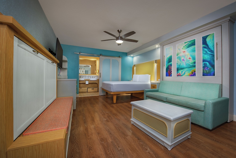 Disneys Caribbean Beach Resort 8/50