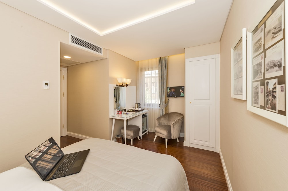 Ada Karakoy Hotel 12/60