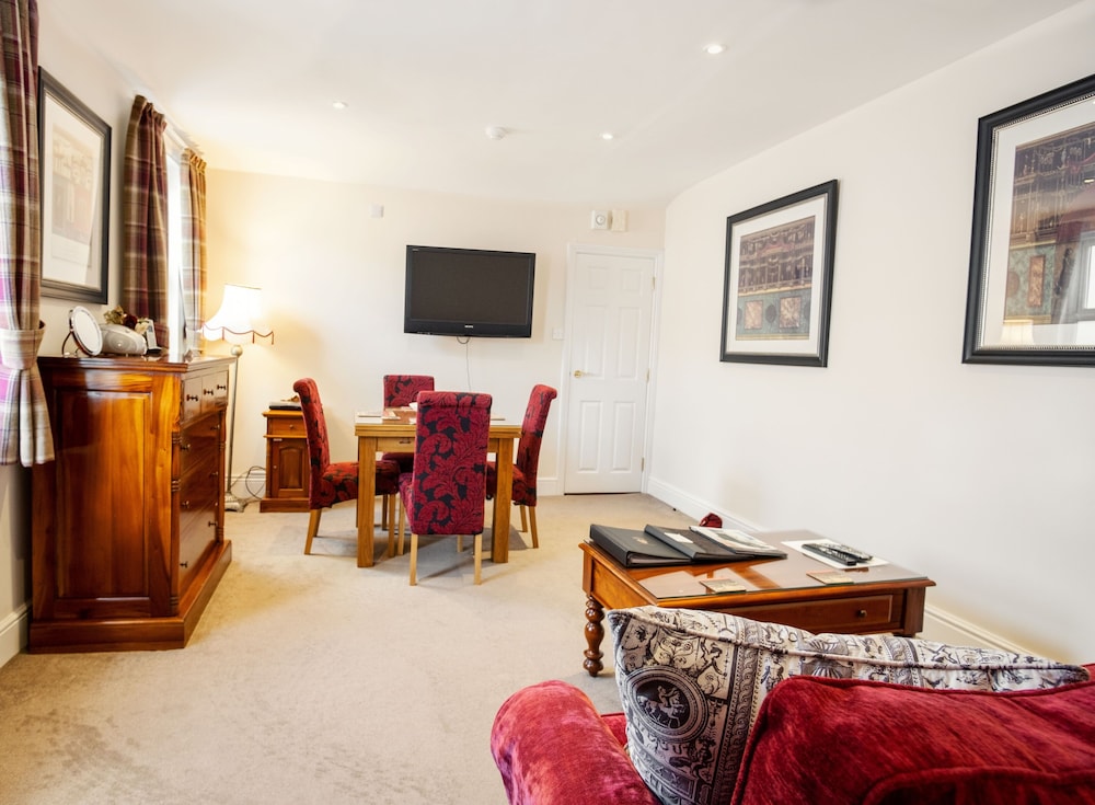 The Town House 23/50