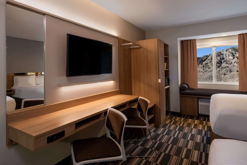Microtel Inn and Suites by Wyndham Georgetown Lake 38/55
