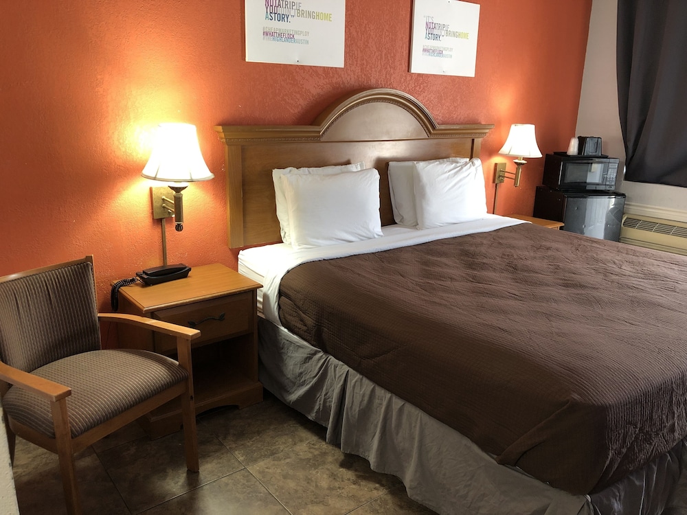 Hwy 59 Motel 18/36