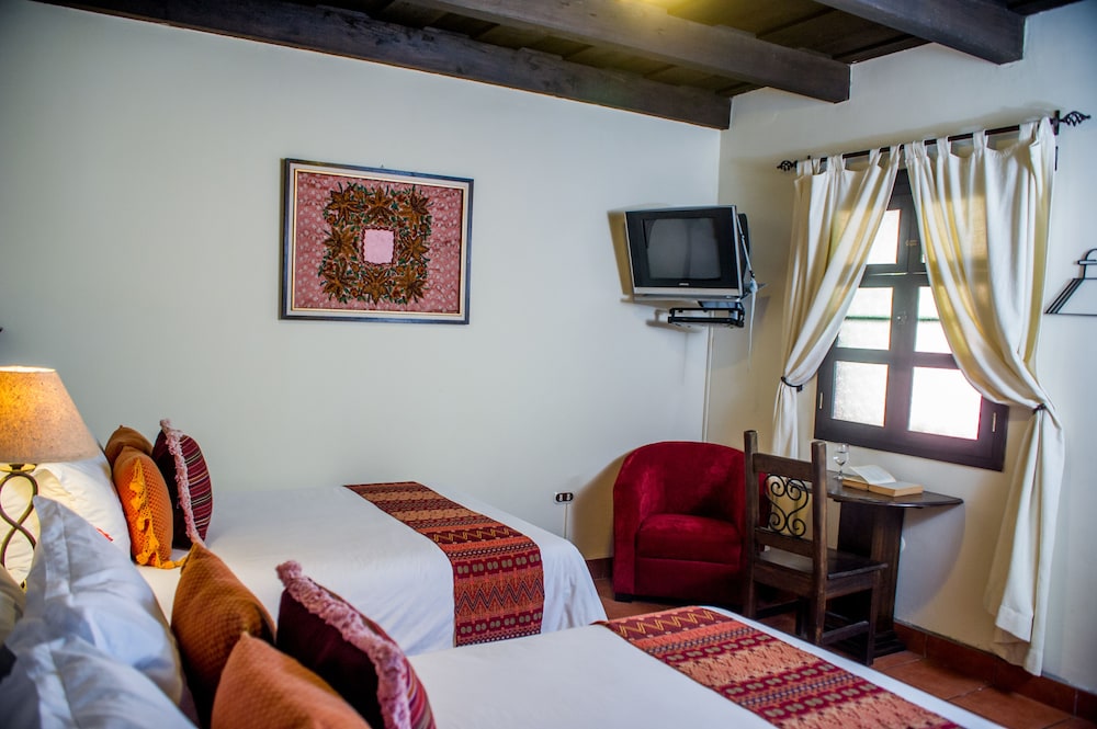 Meson Del Valle Hotel 9/50