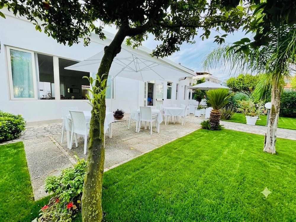 Albergo Minturnae 45/49