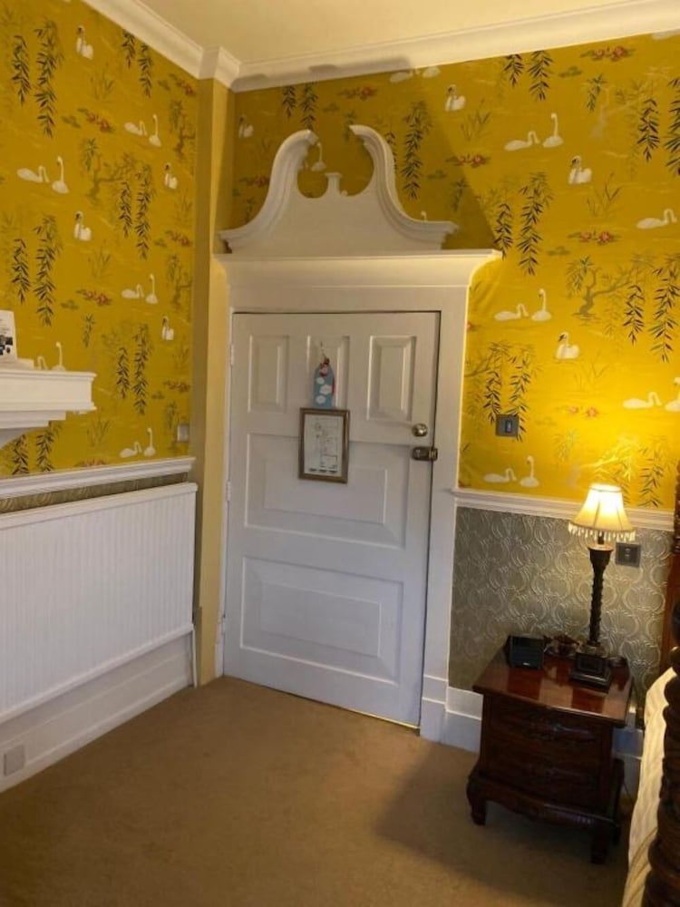 Langtry Manor Hotel 5/47