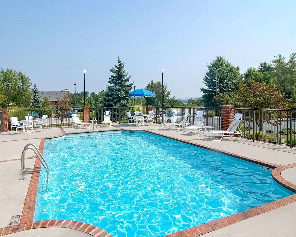 Comfort Inn Blacksburg University Area 3/36