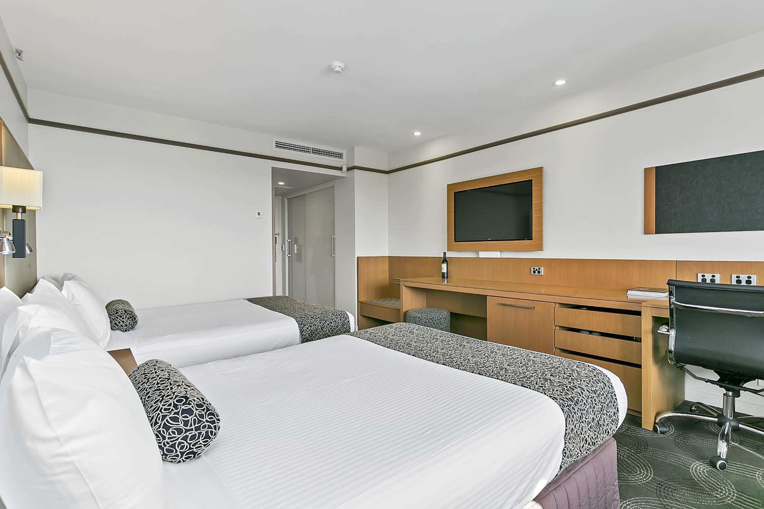 City, Superior, Double or Twin Bed، Stamford Plaza Adelaide 5/9