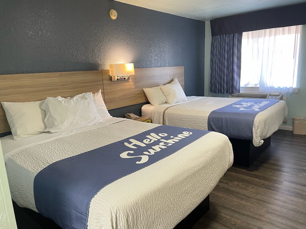 Days Inn by Wyndham Pratt 23/54