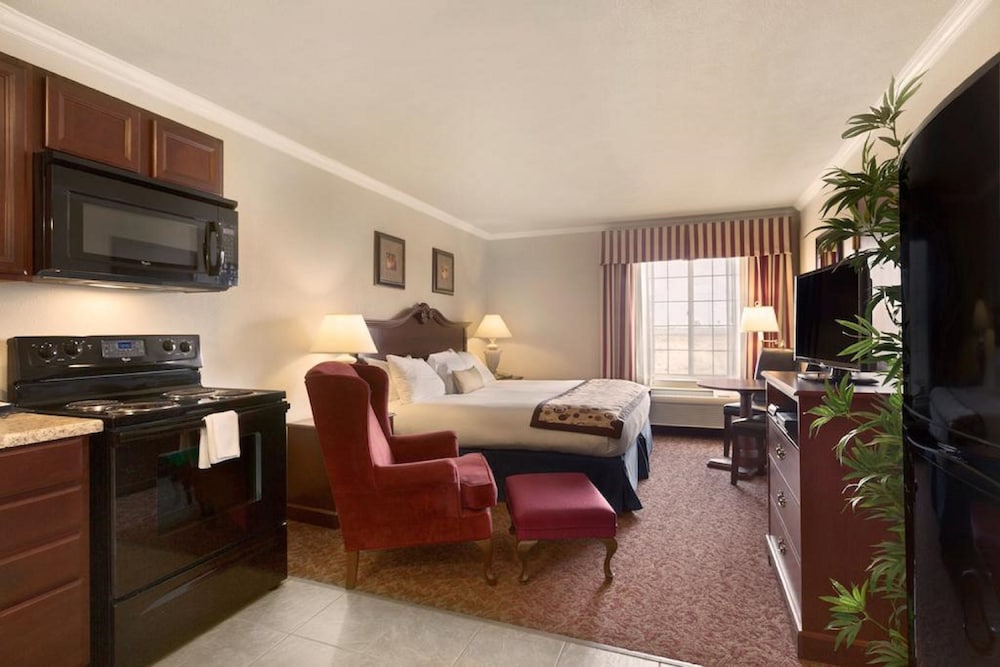 Ramada By Wyndham Moses Lake 32/54