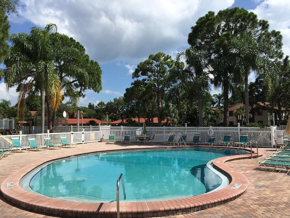 Shorewalk Vacation Villas 40/45