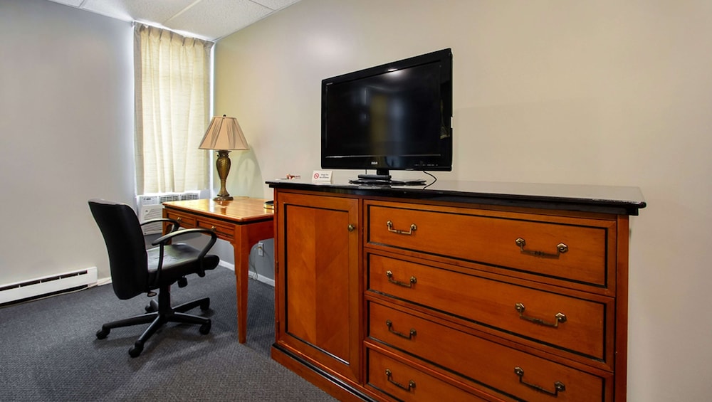 M Star Hotel North Canton 43/47