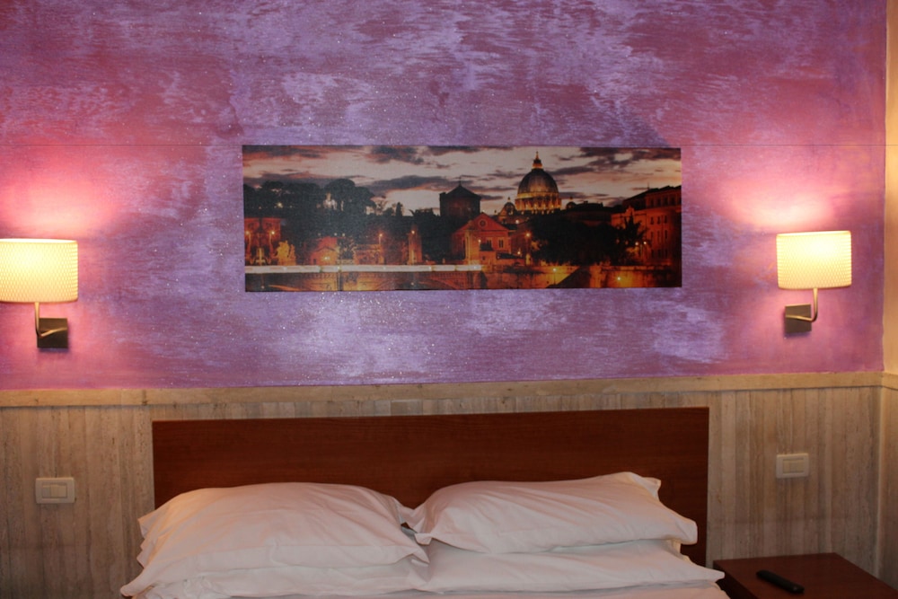 Pyramid Hotel photo3