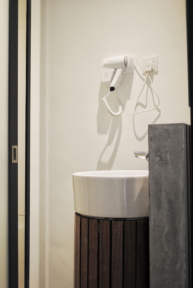 T+ Premium Hotel 24/27