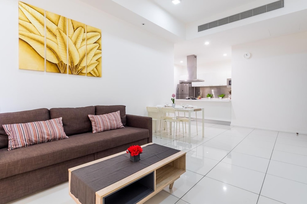 A Place Define Happiness In M Suite Klcc 32/50