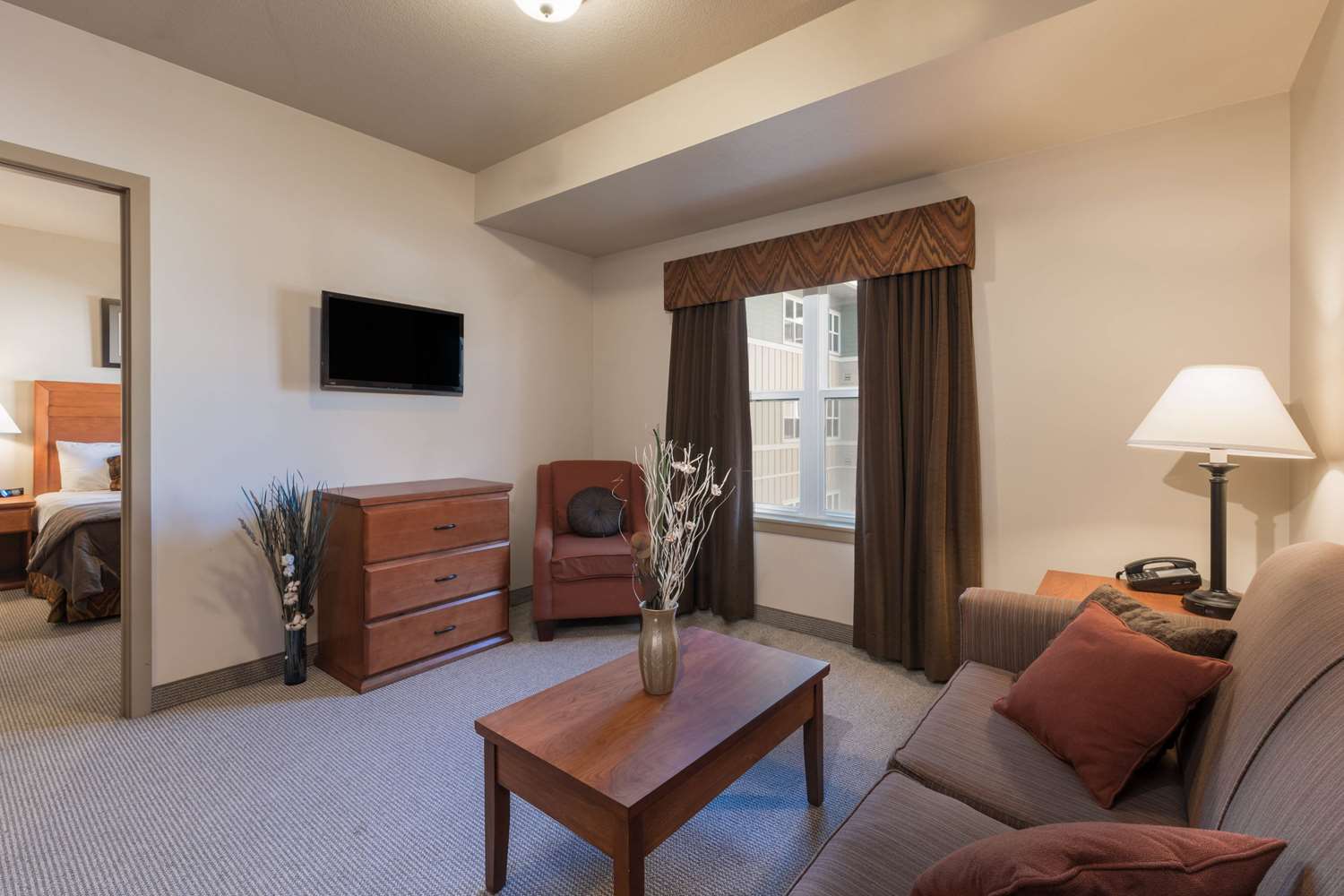 Efficiency, Suite, Queen Bed