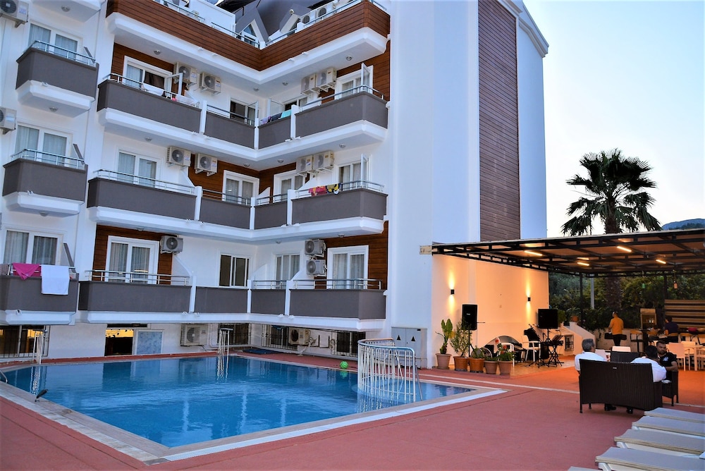 Marsyas Hotel 3/44
