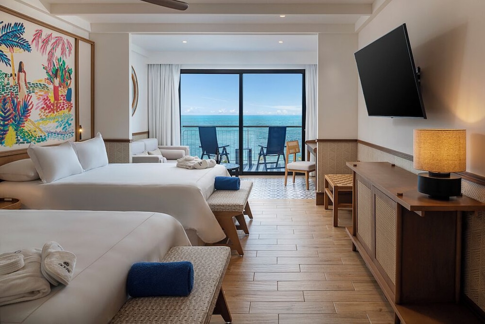 Junior Suite, Privilege, 2 Double Beds, Ocean Front, Sofa