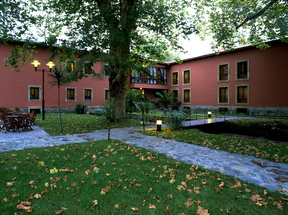 Parador de Gijon 42/50