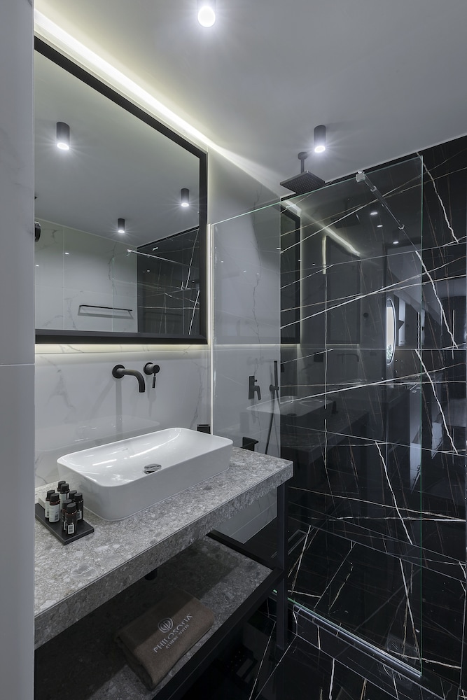 Philosofia Athens Suites 35/38