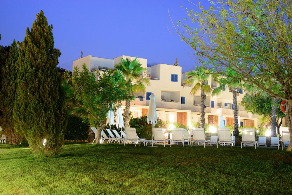 Cala Llenya Resort Ibiza Formerly Ola Club Cala Llenya 57/66