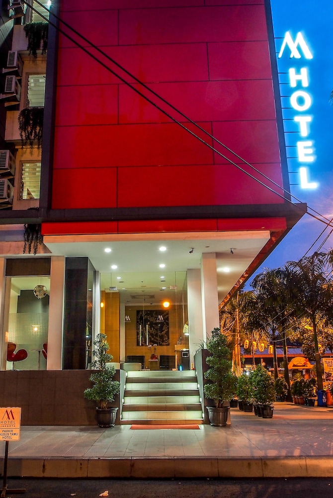 M Hotel Jakarta 8/67