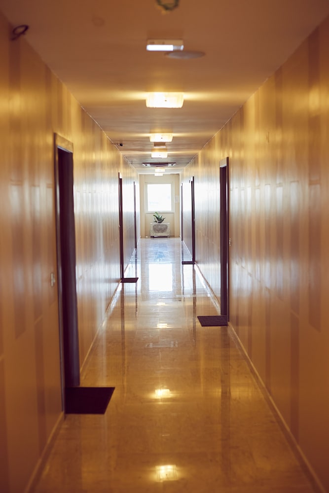 Axis Suites Hotel 14/38