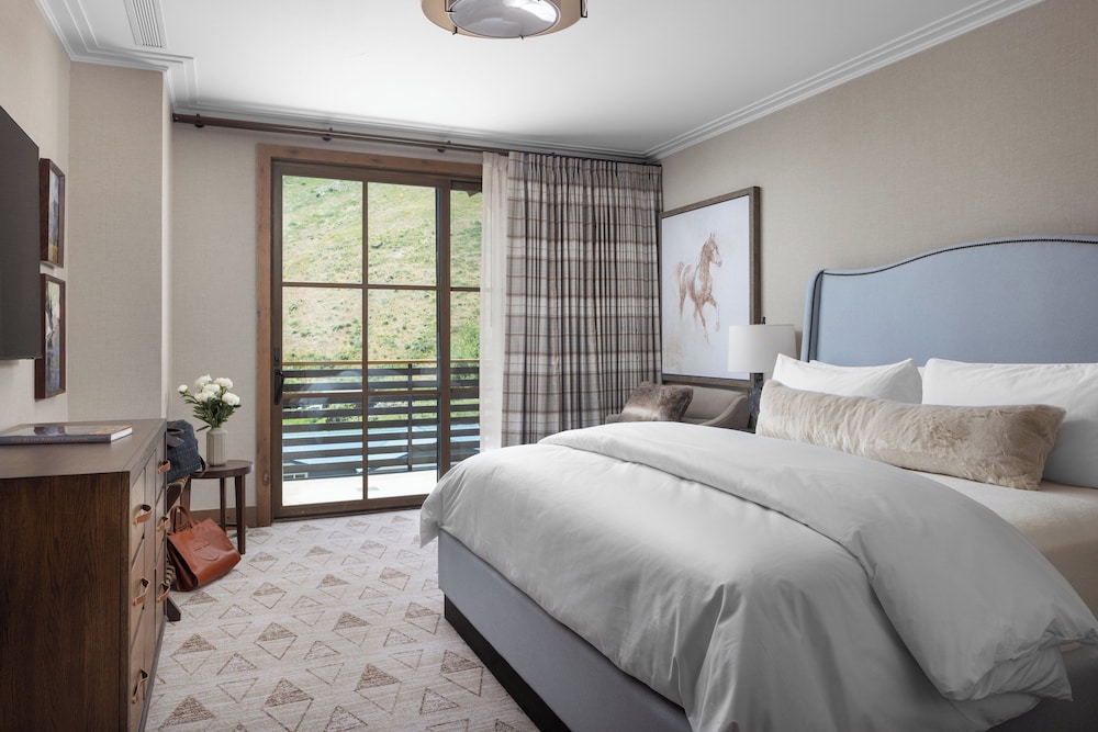 Suite, King Bed
