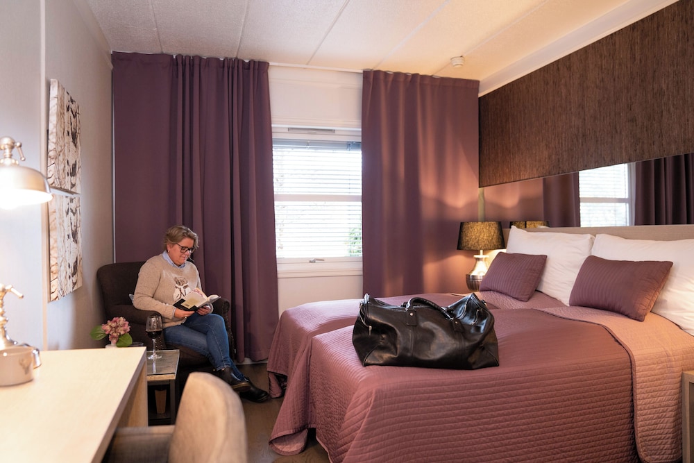 Lampeland Hotell 12/47