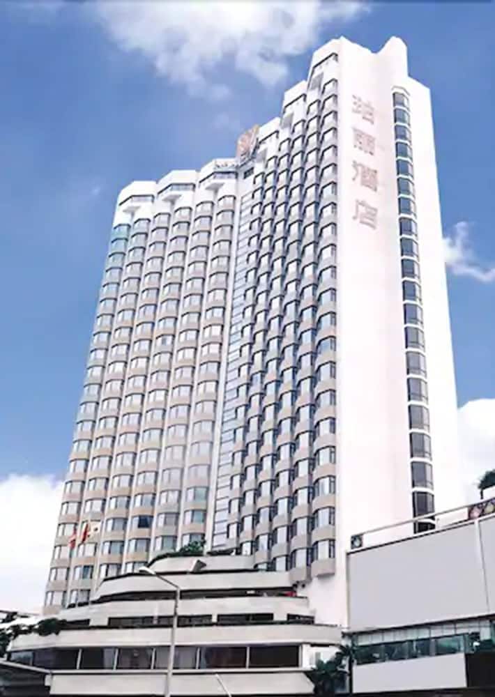 Rosedale Hotel And Suites 2/38