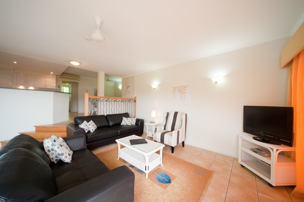 Seastar Apartments 30/50