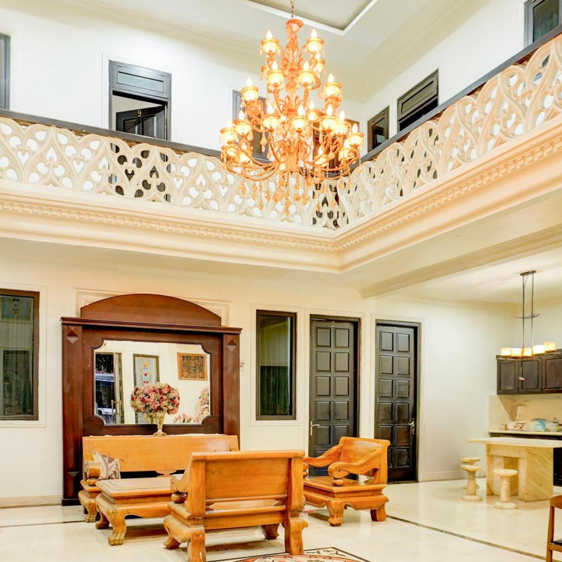 Hotel O Stasiun Cirebon Kejaksan Near Alun Alun Cirebon Formerly Family Homestay 25/27