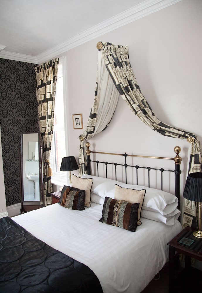 The Langtons Guest House 17/50