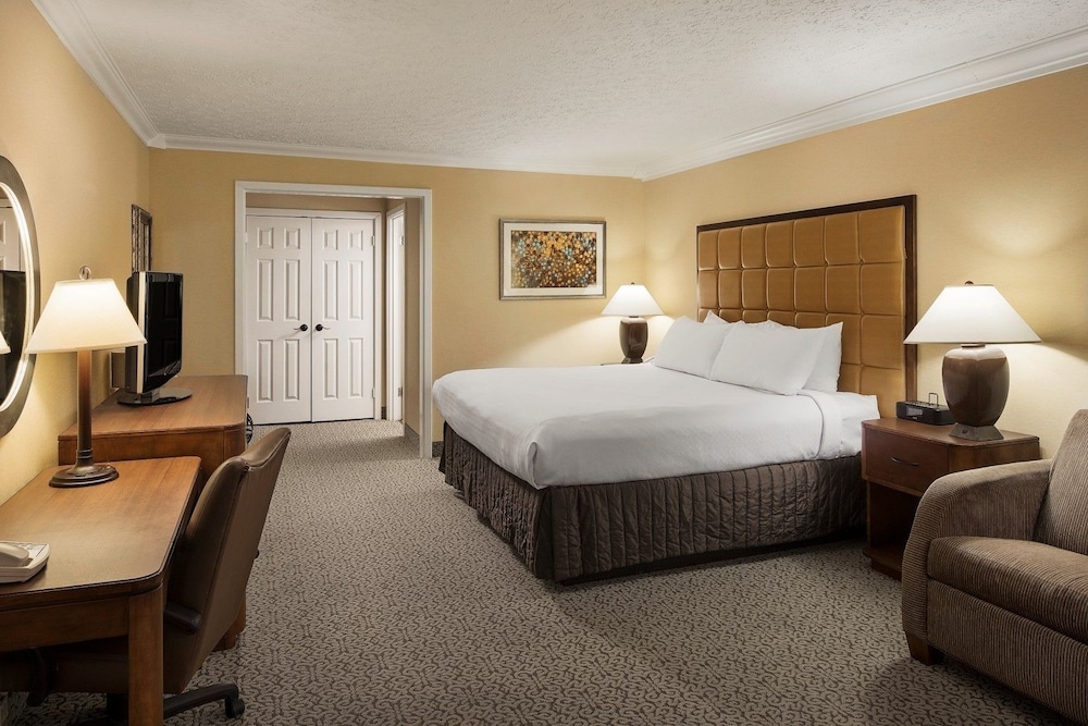 Crowne Plaza Louisville Airport Expo Center 18/79
