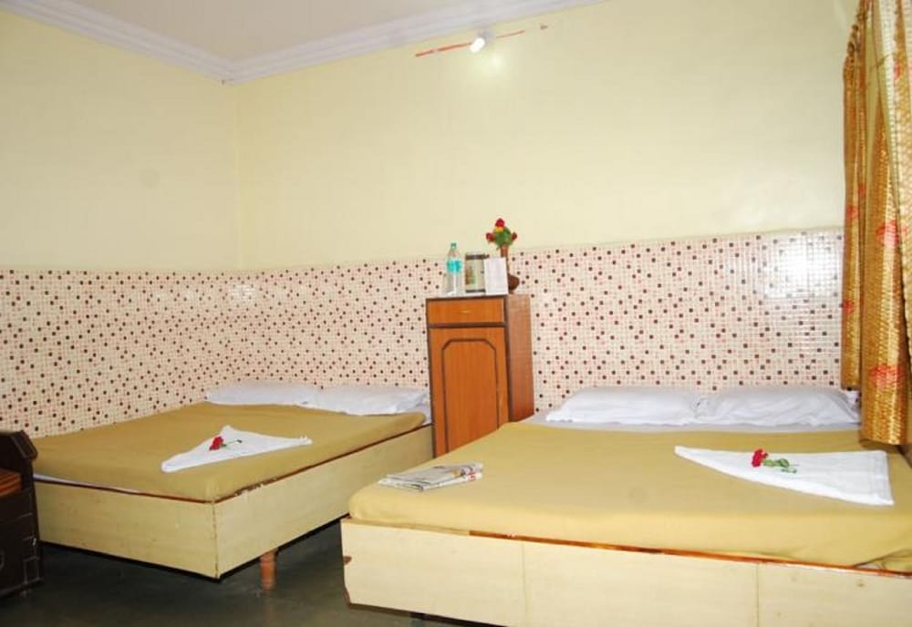 ROOM, 4 BEDS, 2 DOUBLE BEDS