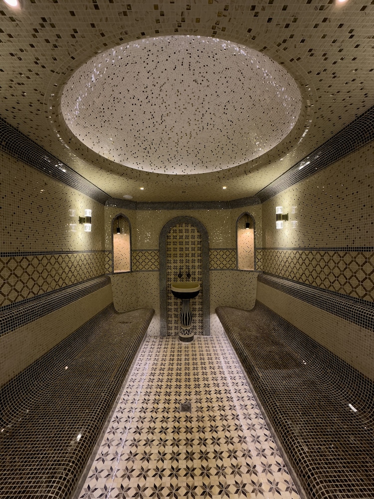 The Tower Hotel Tashkent 44/70