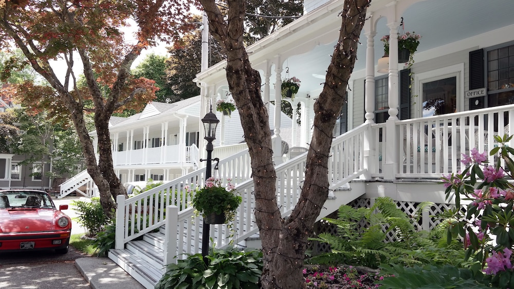 Moseley Cottage Inn and Town Motel 3/50