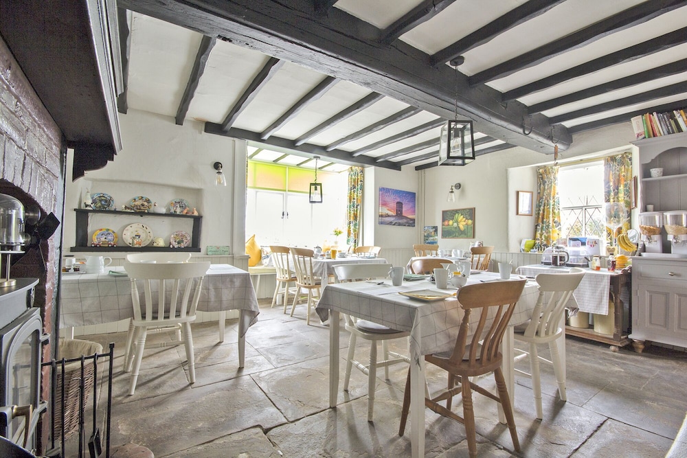 Hawthorn Farm Guest House 30/50