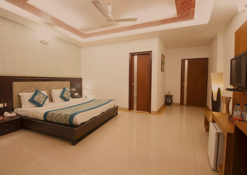 AIRPORT HOTEL DELHI 37 16/64
